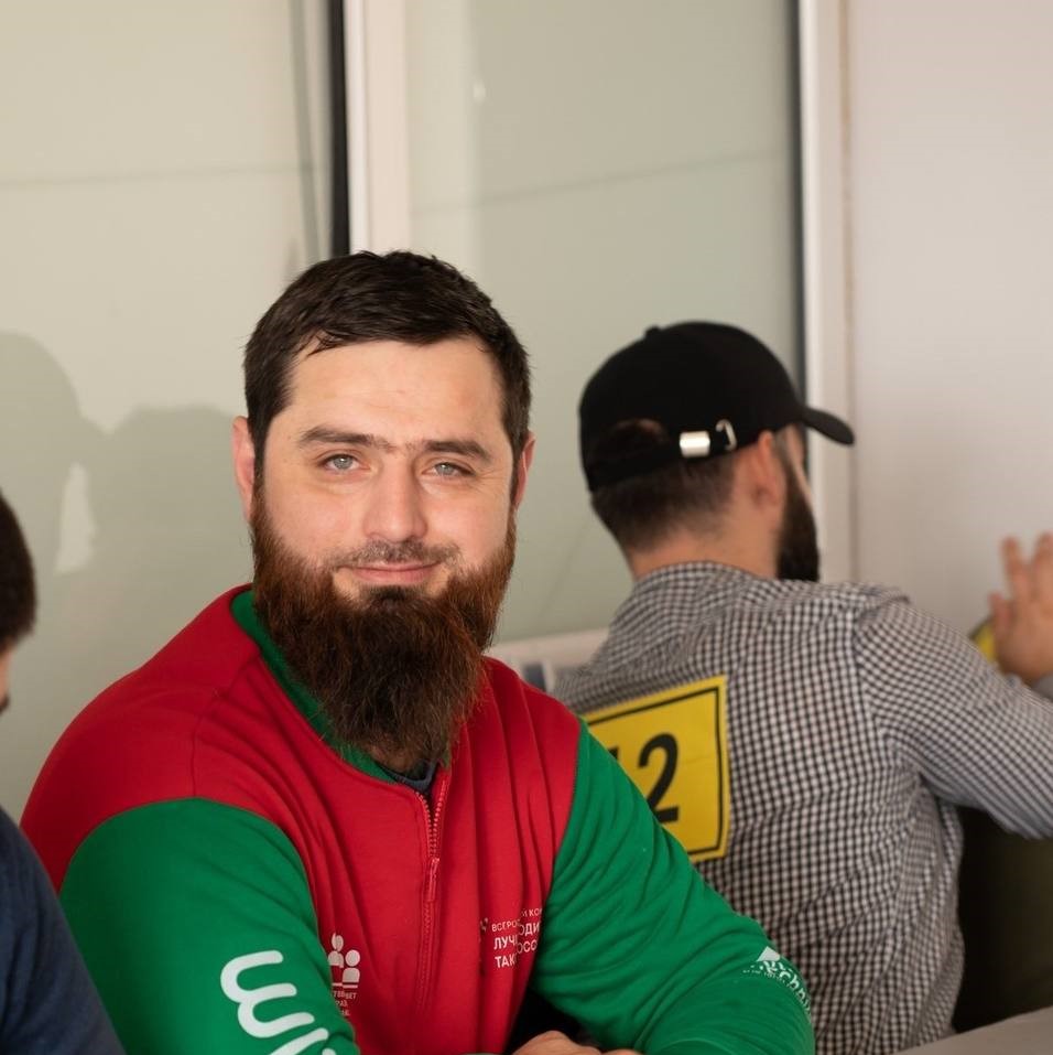 Знакомство с участниками финала «Лучший водитель такси в России»: Рамзан Арсанукаев