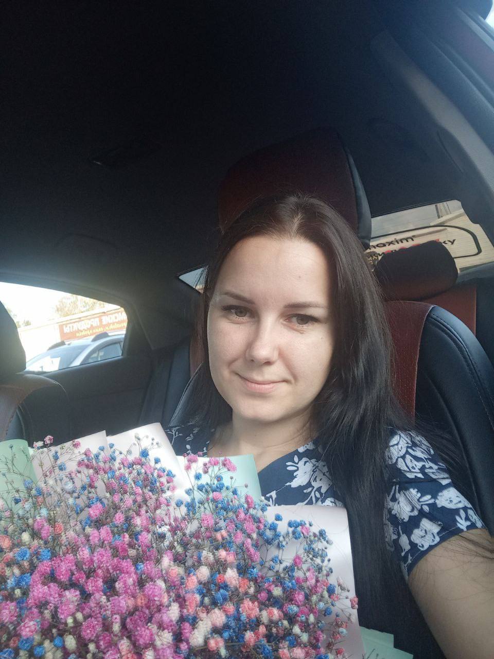 Знакомство с участниками финала «Лучший водитель такси в России»: Юлия Дадыкина