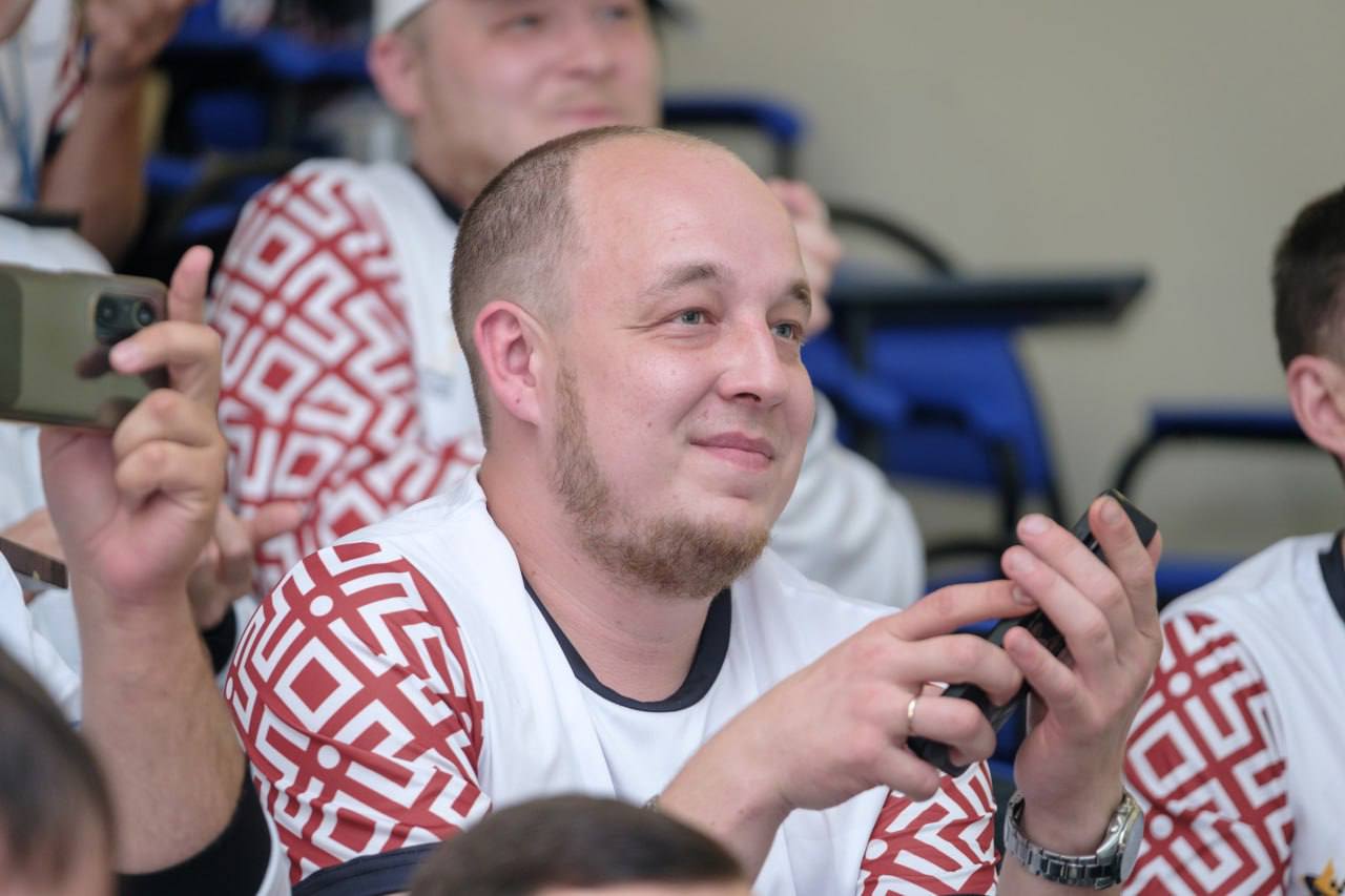 Знакомство с участниками финала «Лучший водитель такси в России»: Илья Скурихин